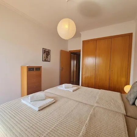 Klimatisierte Ferienwohnung, Und Stadtnah דירה