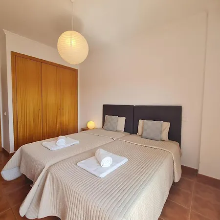 Klimatisierte Ferienwohnung, Und Stadtnah Apartment